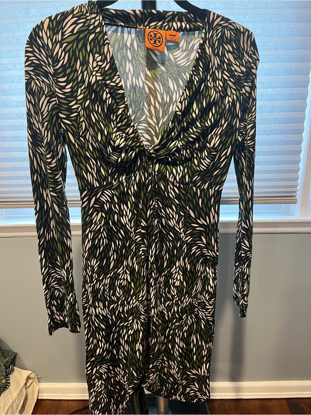 Tory Burch 100% Silk Green Leaf-Print Long Sleeve Dress